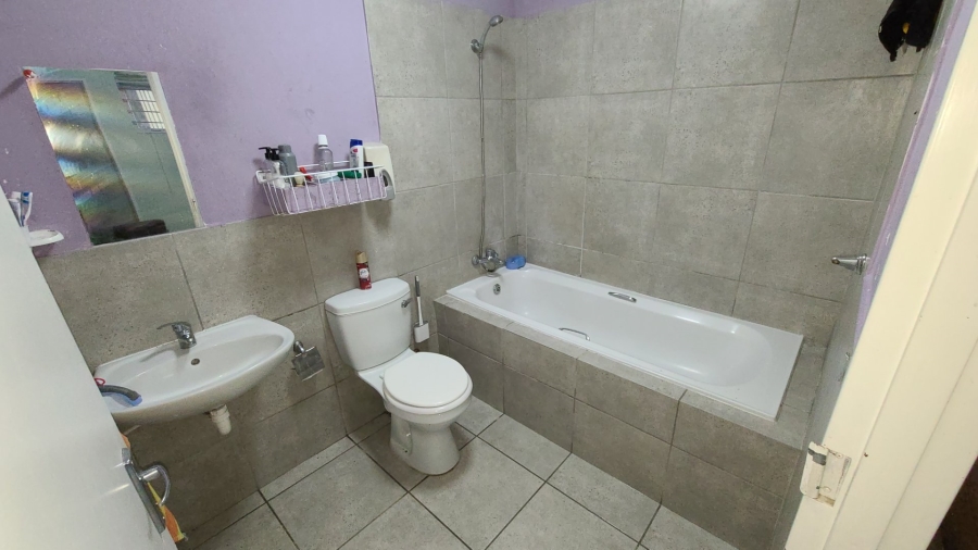 3 Bedroom Property for Sale in Bishop Lavis Western Cape